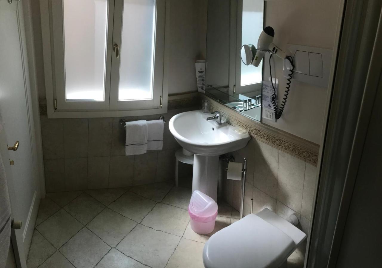 B&B A Le Boteghe Venice Exterior photo